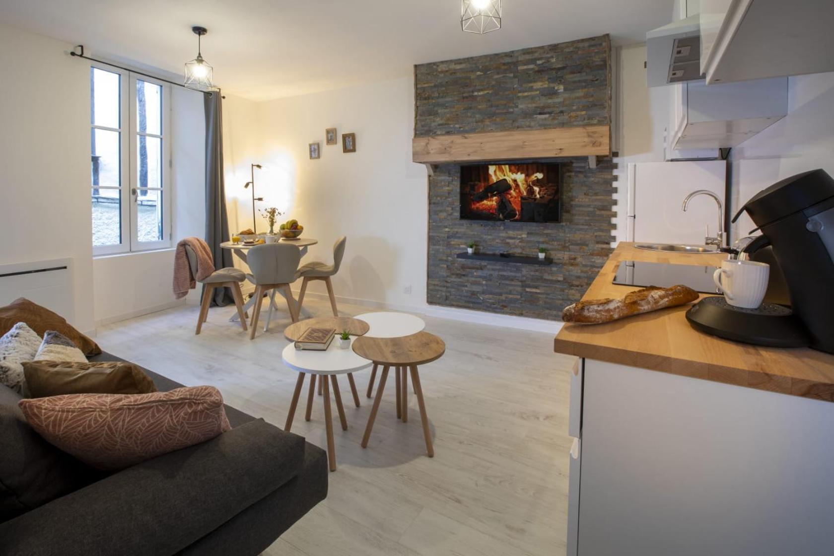 Le Nid 3 Etoiles Wifi, Netflix, Disney, Coeur De Bastide Villefranche-de-Rouergue Extérieur photo