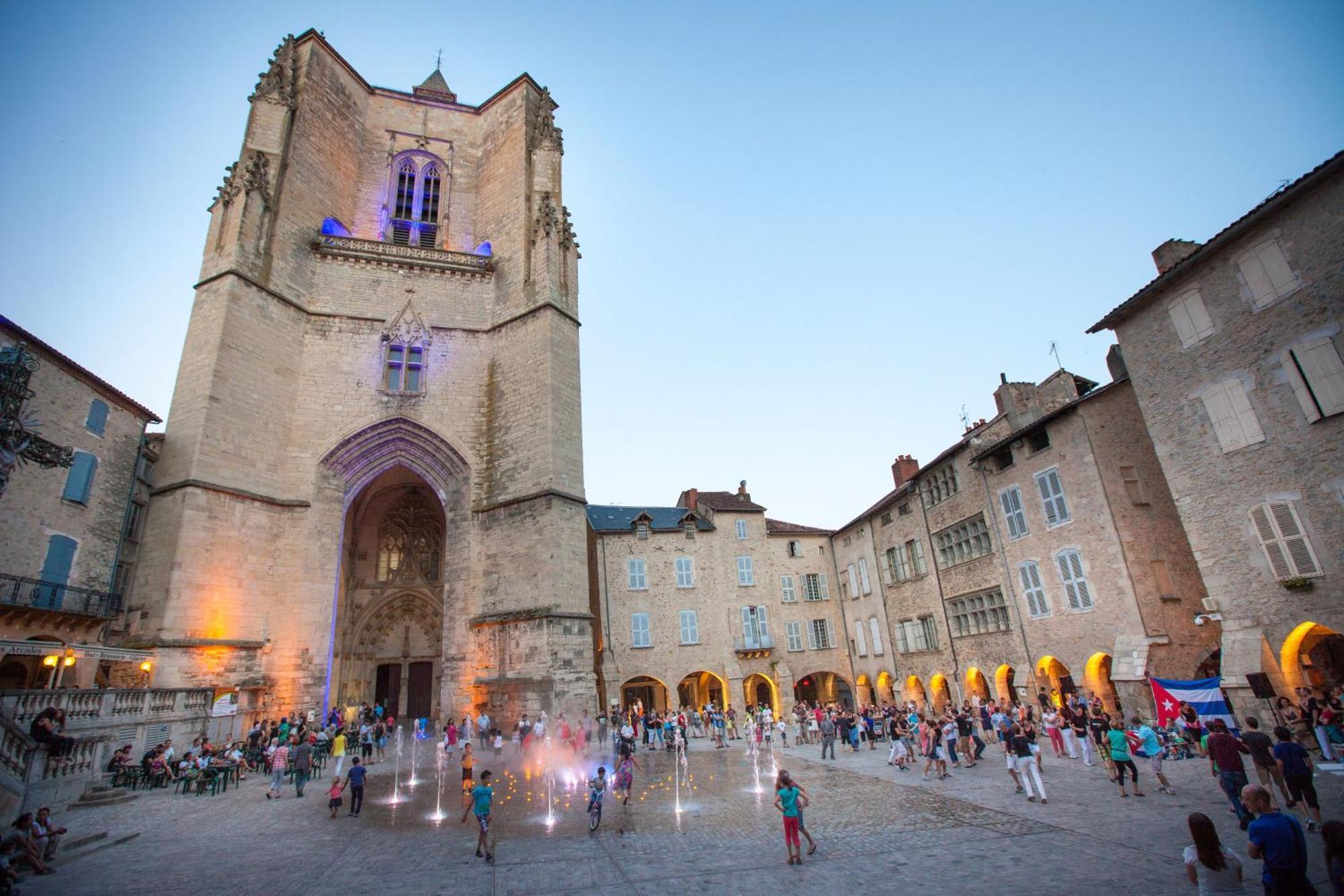 Le Nid 3 Etoiles Wifi, Netflix, Disney, Coeur De Bastide Villefranche-de-Rouergue Extérieur photo